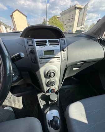 Toyota Yaris cena 15900 przebieg: 117000, rok produkcji 2007 z Mława małe 67